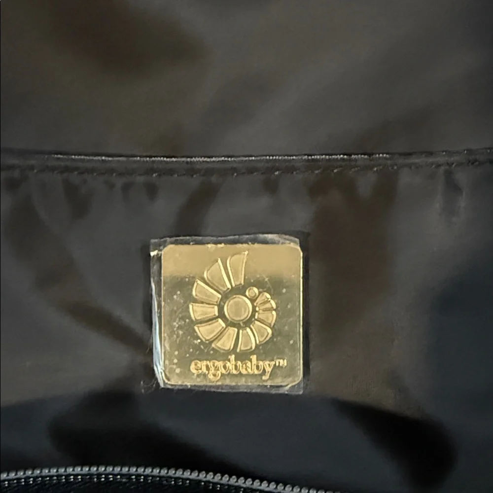 Ergobaby Elegant Black Baby Diaper Backpack with Gold Accents NWOT - Picture 2 of 10